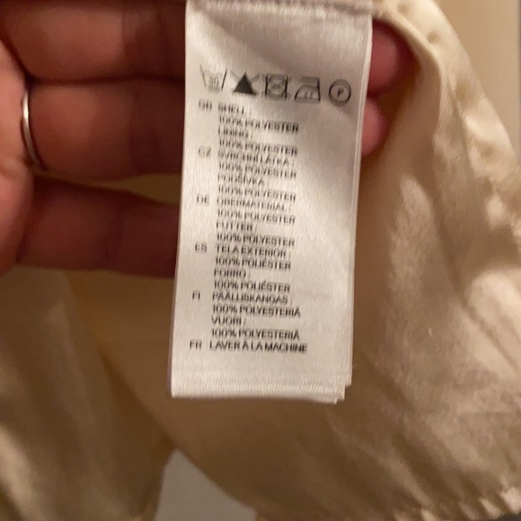 H&M cream chiffon dress — adorable meets elegant - Picture 4 of 6